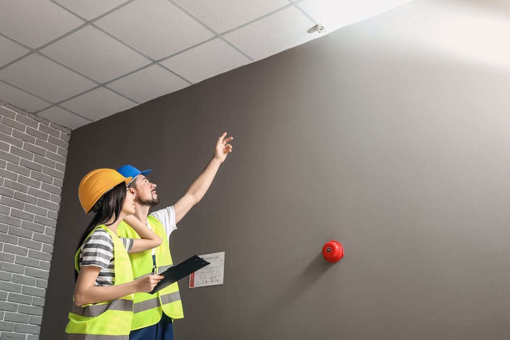 Renovlies voorbereiden in Tilburg voor een goede ondergrond en hechting van het behang.